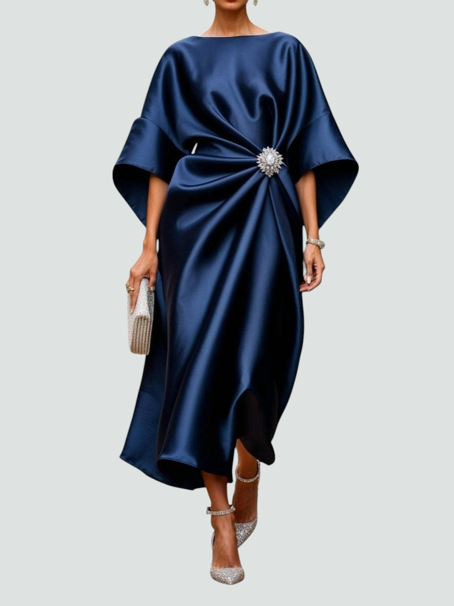 Robe de soirée longue à manches cape