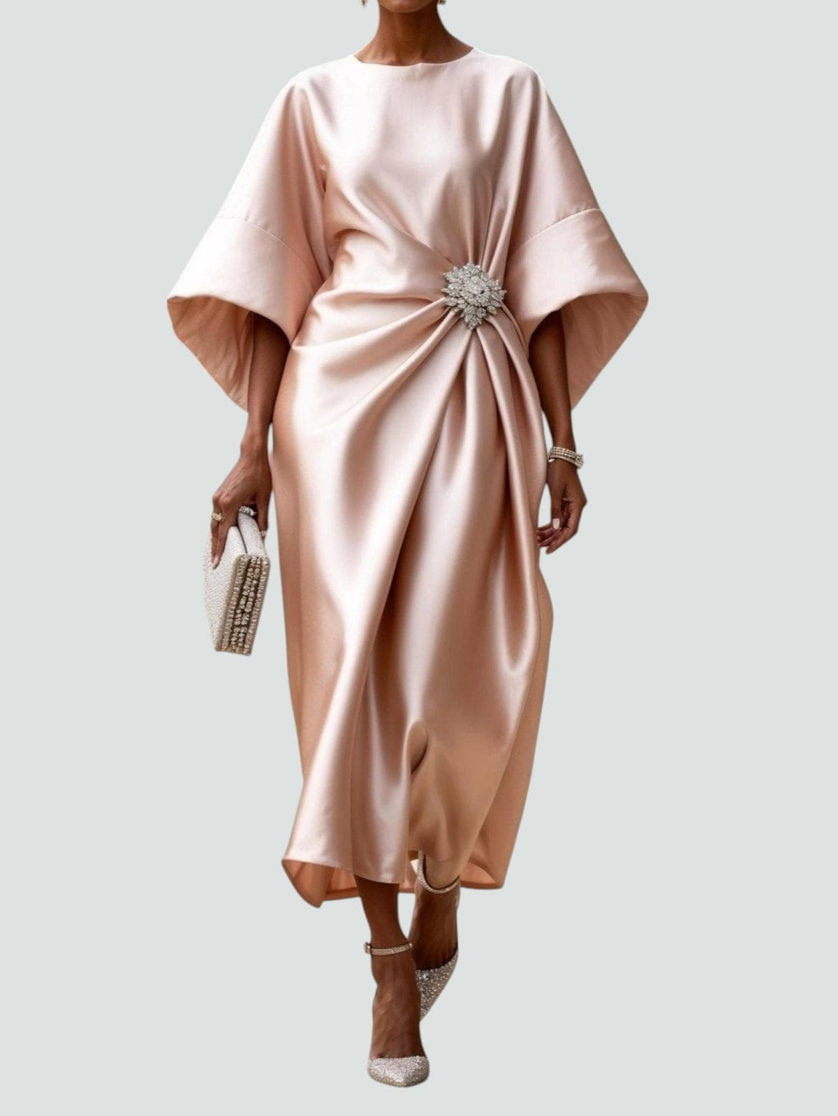 Robe de soirée longue à manches cape
