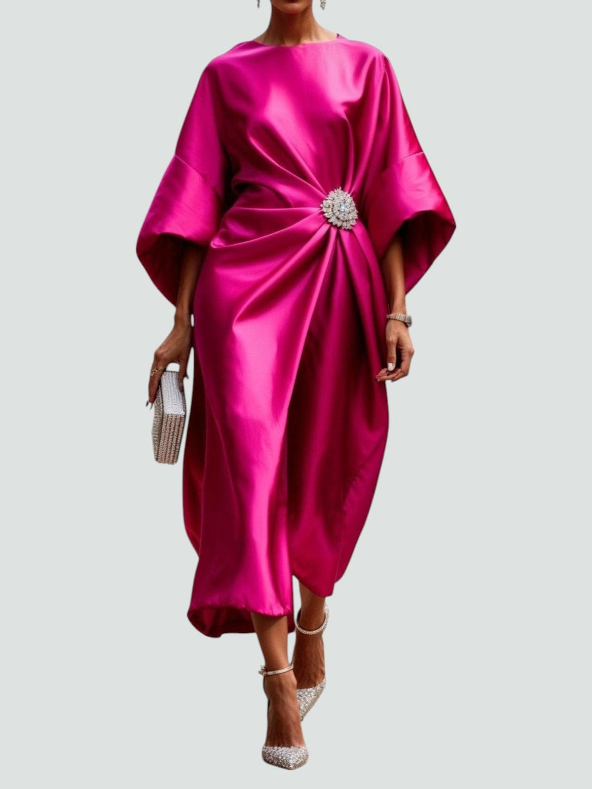 Robe de soirée longue à manches cape