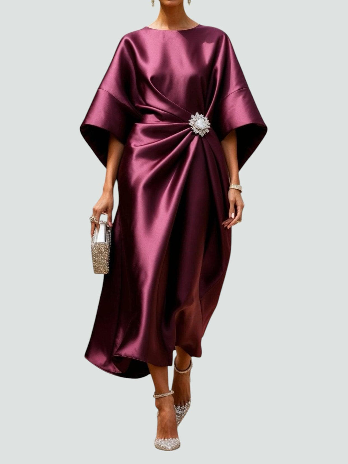 Robe de soirée longue à manches cape