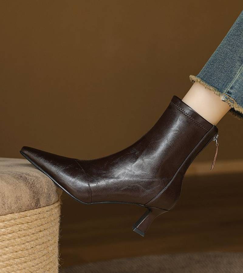 Bottines en cuir à talon élégant