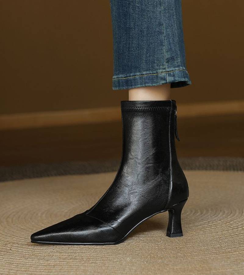 Bottines en cuir à talon élégant