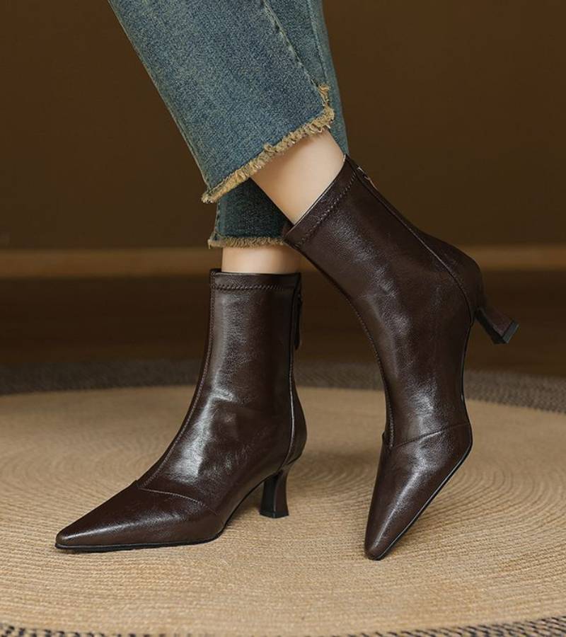 Bottines en cuir à talon élégant