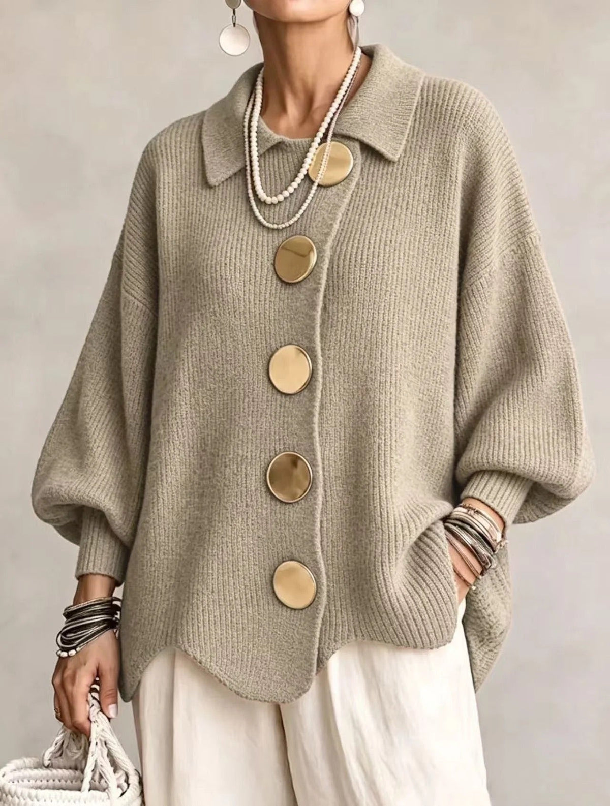 Annabel | Le Cardigan aux Boutons Dorés