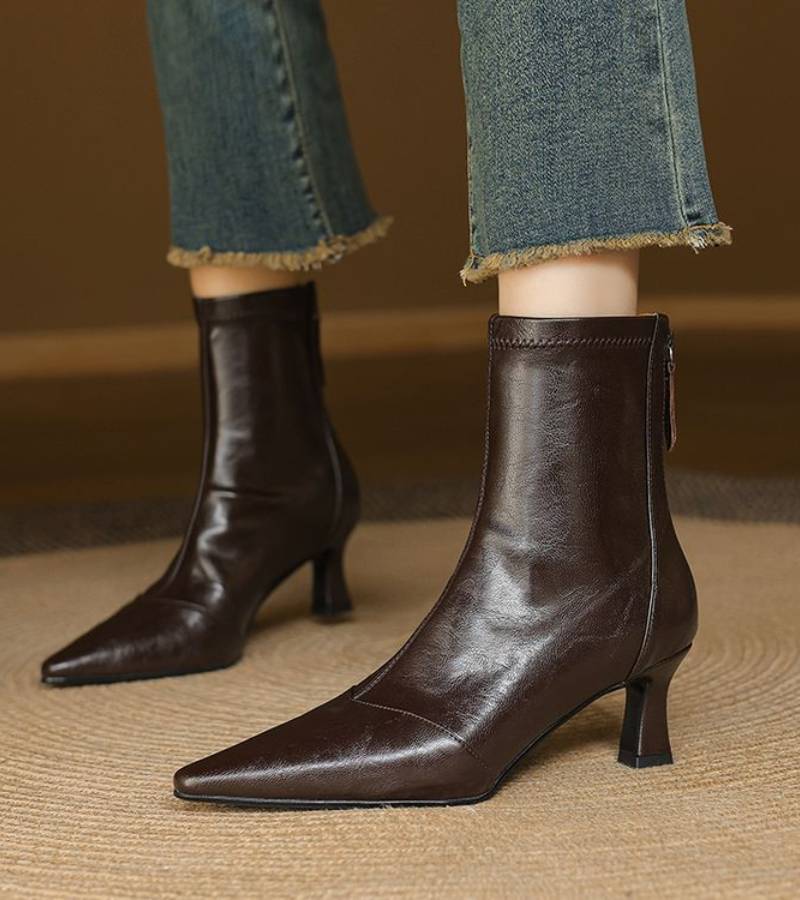Bottines en cuir à talon élégant