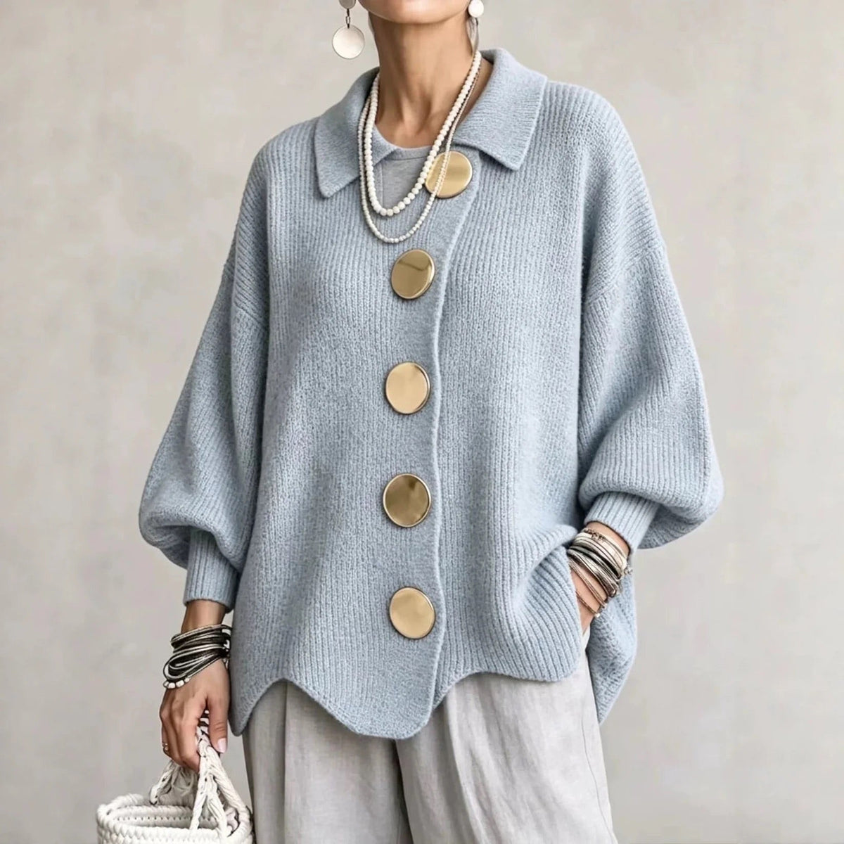 Annabel | Le Cardigan aux Boutons Dorés